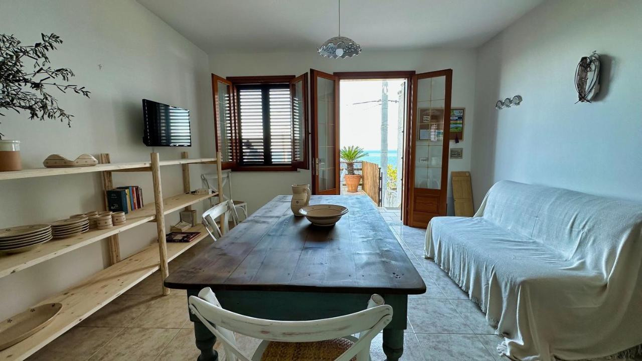 Marina Di Andrano - Alisso, Casa Vista Mare Con Parcheggio Privato E Wifi Villa Buitenkant foto