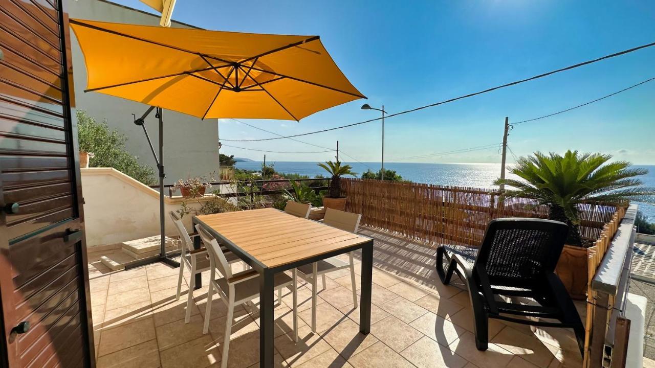 Marina Di Andrano - Alisso, Casa Vista Mare Con Parcheggio Privato E Wifi Villa Buitenkant foto